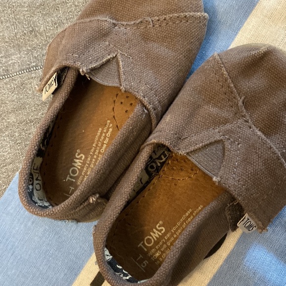 Toms shoes - Picture 2 of 2